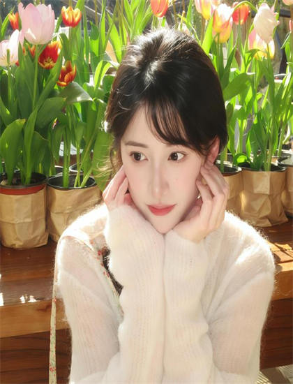 國產精品自在拍在線播放_總裁的女人全文